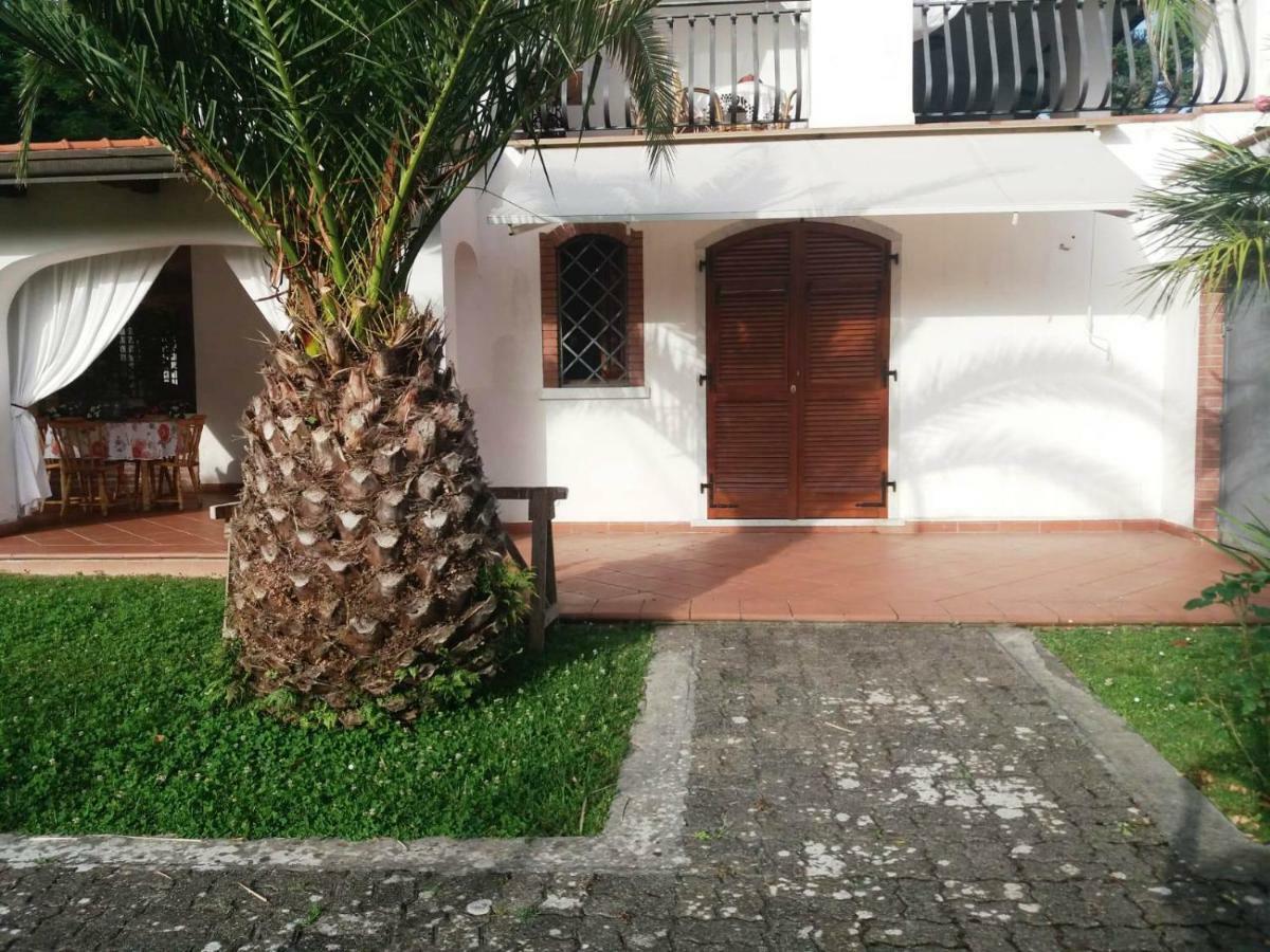 Da Adria Al Corvenale - Casa Vacanze Carrara - Villa Eksteriør bilde