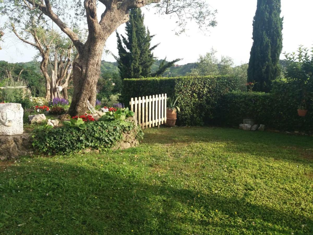 Da Adria Al Corvenale - Casa Vacanze Carrara - Villa Eksteriør bilde