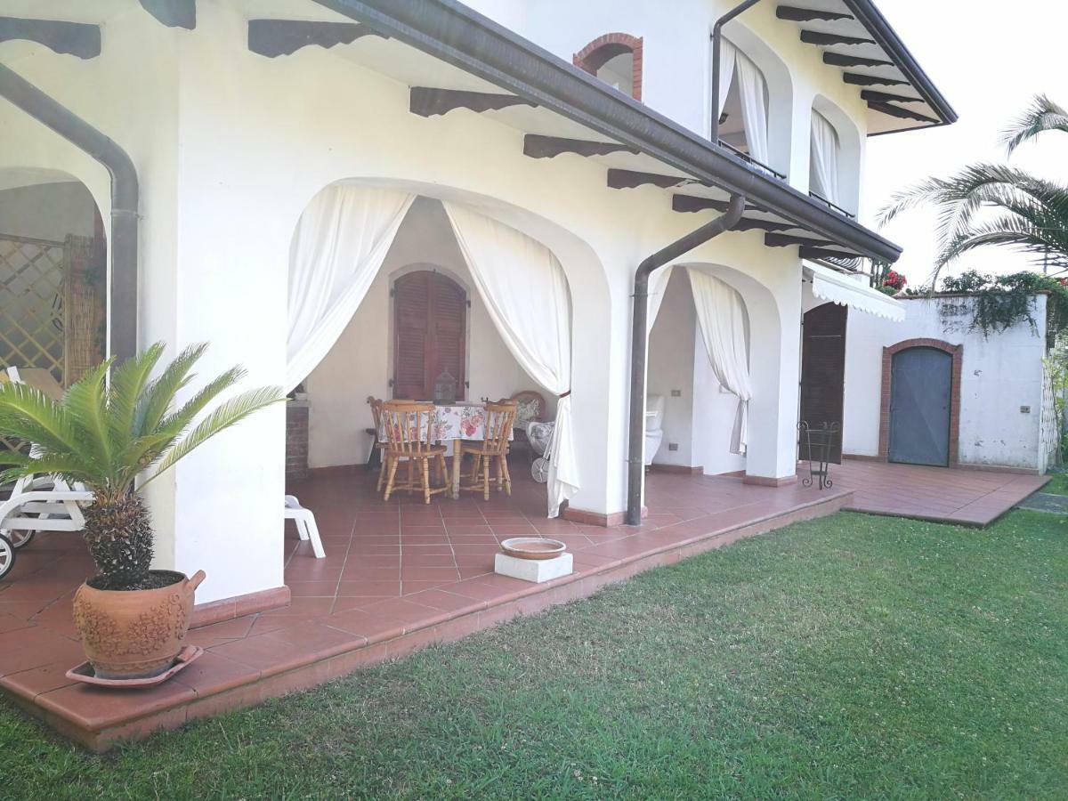 Da Adria Al Corvenale - Casa Vacanze Carrara - Villa Eksteriør bilde